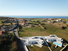  Bouwgrond met goedgekeurd project voor 4 huizen, Serra do Bouro